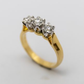 18ct Three Stone Diamond Ring_0