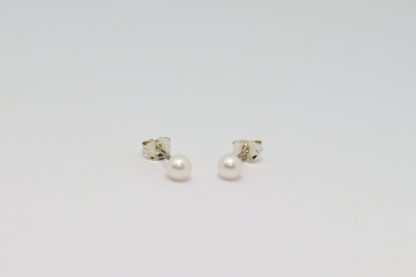 Stg/silver 4mml White Stud Earring_0