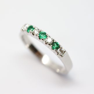 9ct White Gold Diamond and Emerald Ring_0