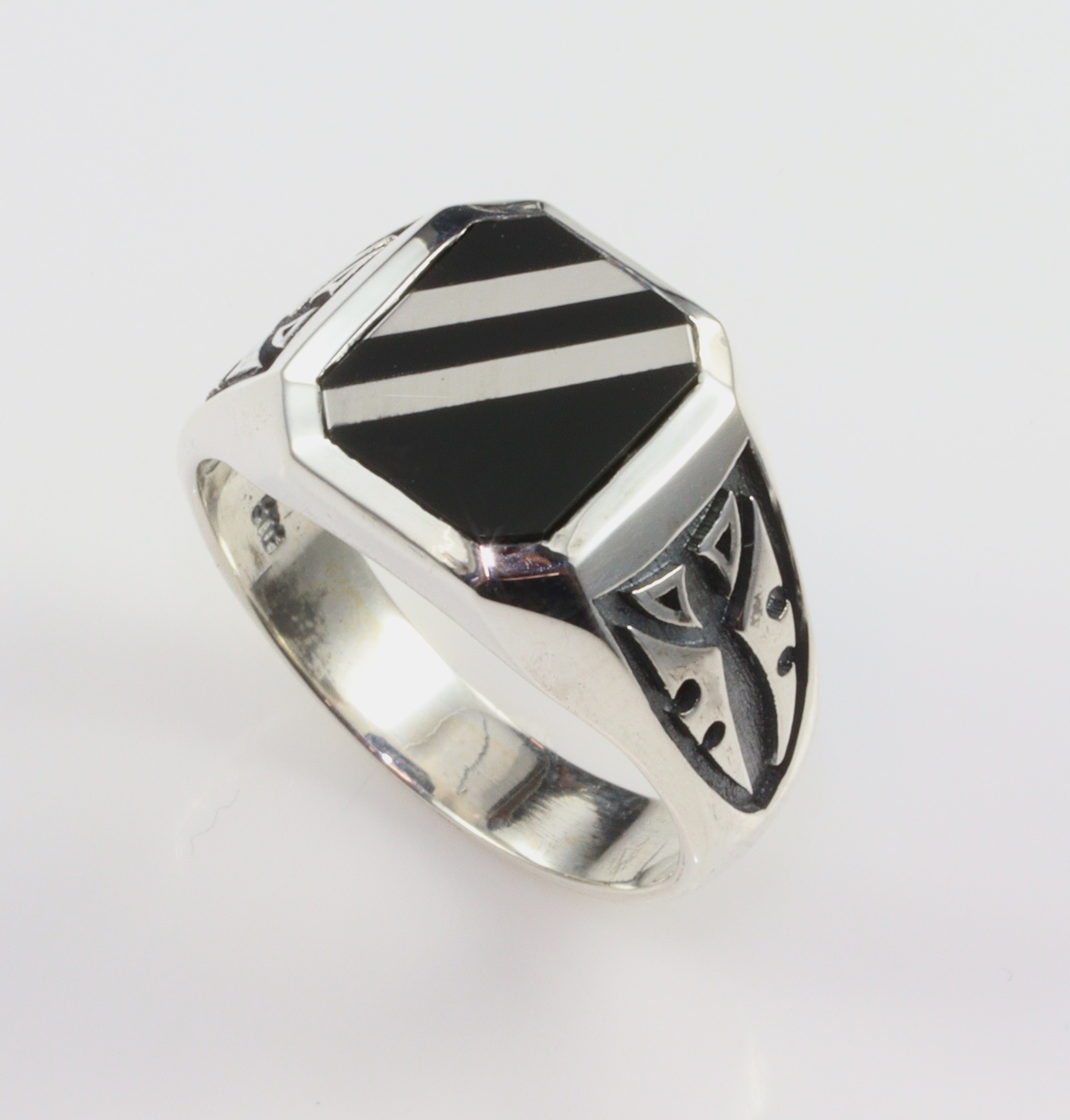 Stg Ring Onyx w/ Slver inlay – Jewelcraft Website