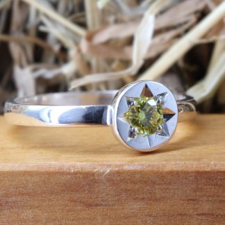 Stg Disc Ring With Star Set Lime CZ_0