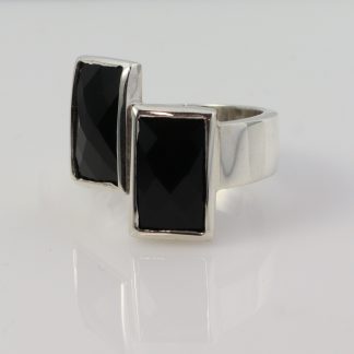 Stg Onyx Twin Off Set Ring_0