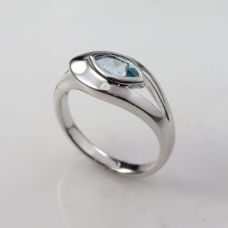 Stg/silver Blue Topaz Ring_0
