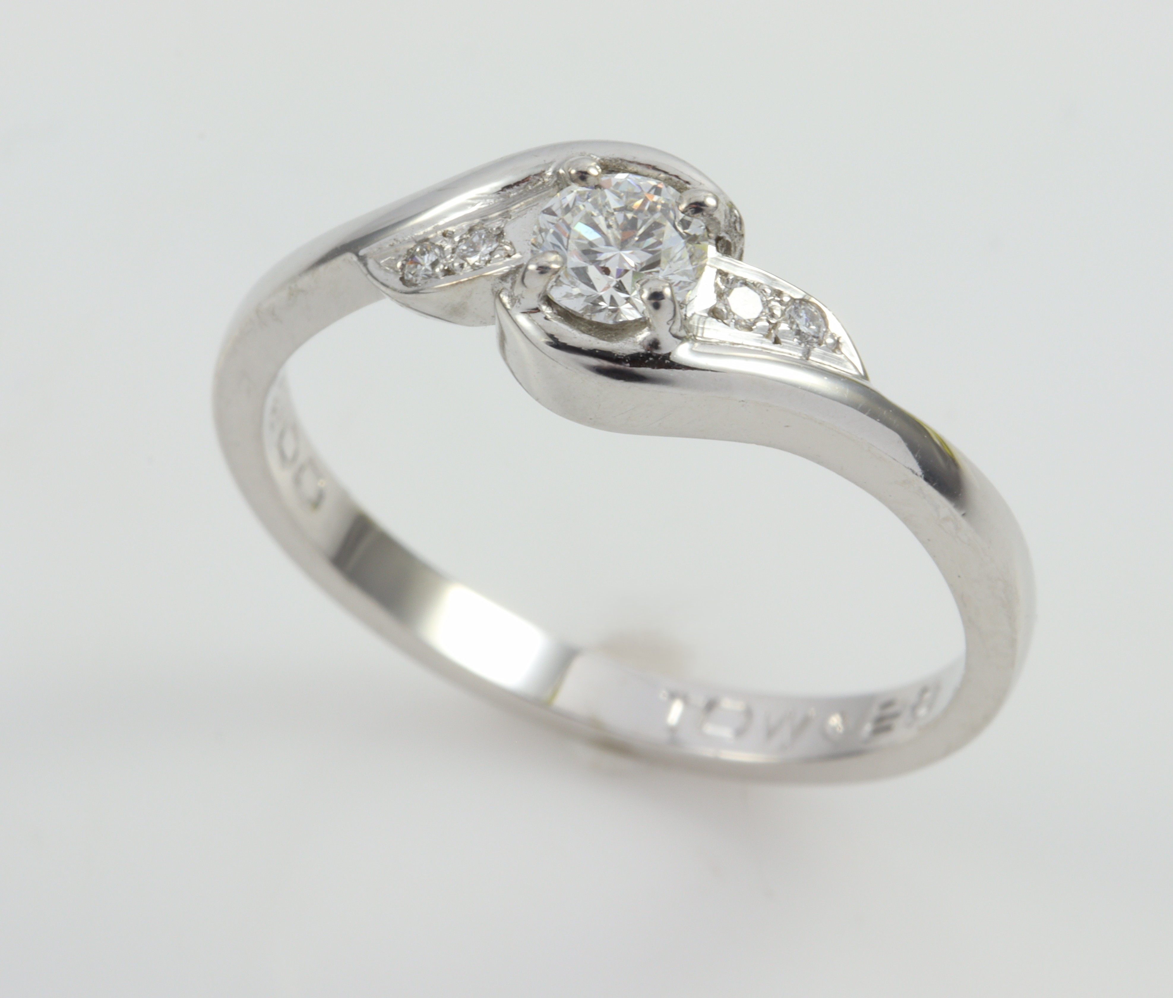 9ct White Gold Diamond Ring_0
