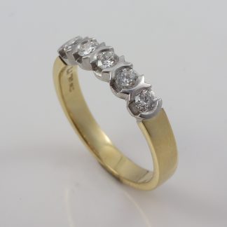 18ct 5 Stone Diamond Ring_0
