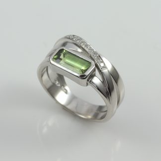 9ct White Gold Crossover 9x4.5 Green Sapphire 10x Diamond_0