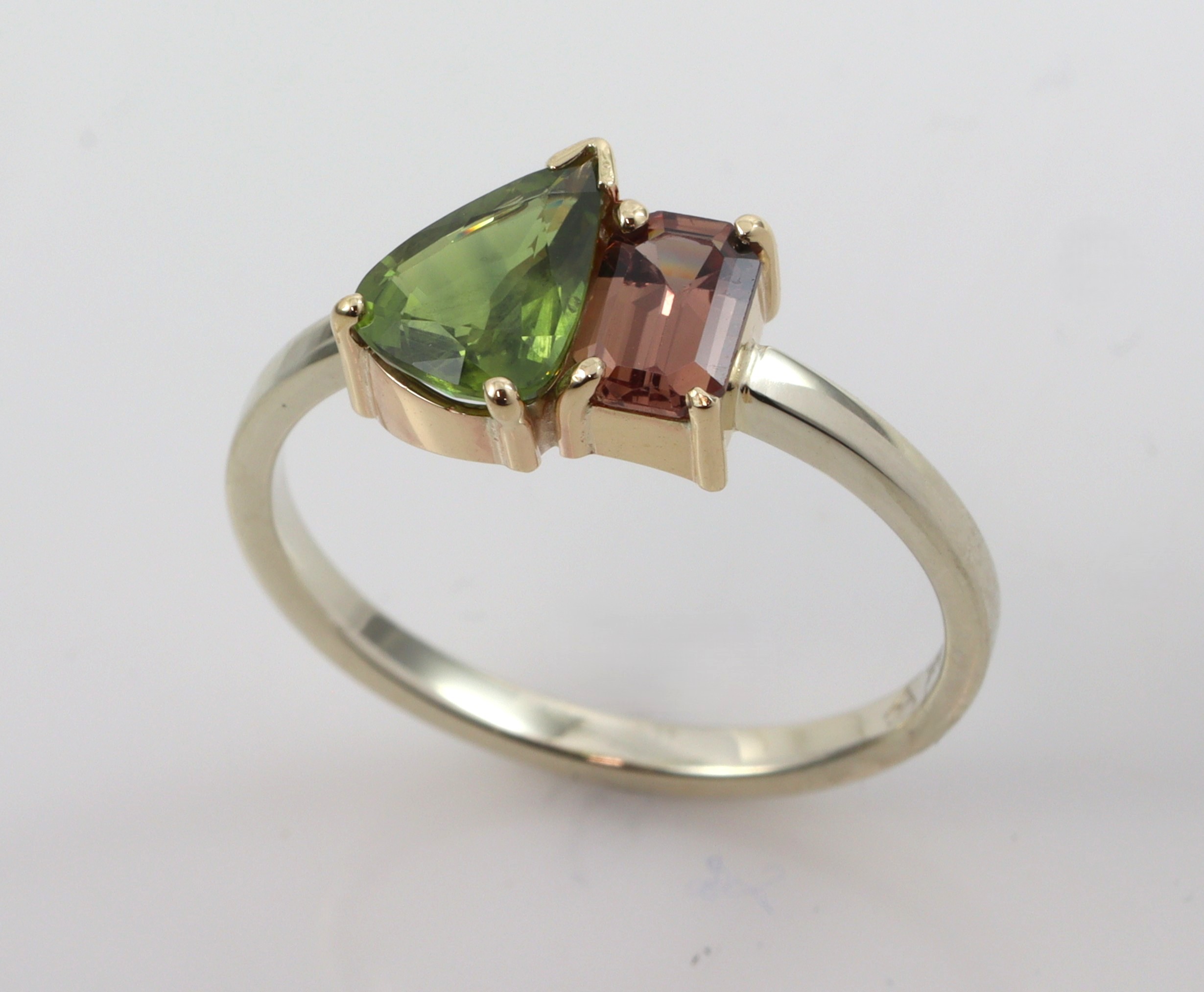 9ct Gold Green & Chocolate Sapphire Ring_0