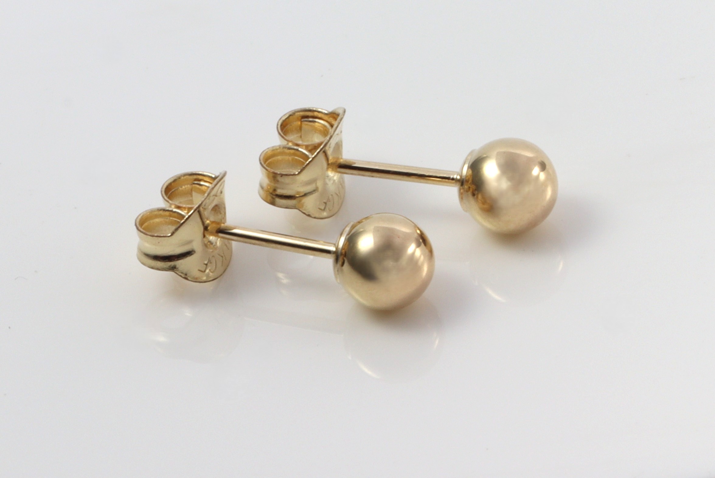 9ct Gold Studs_0