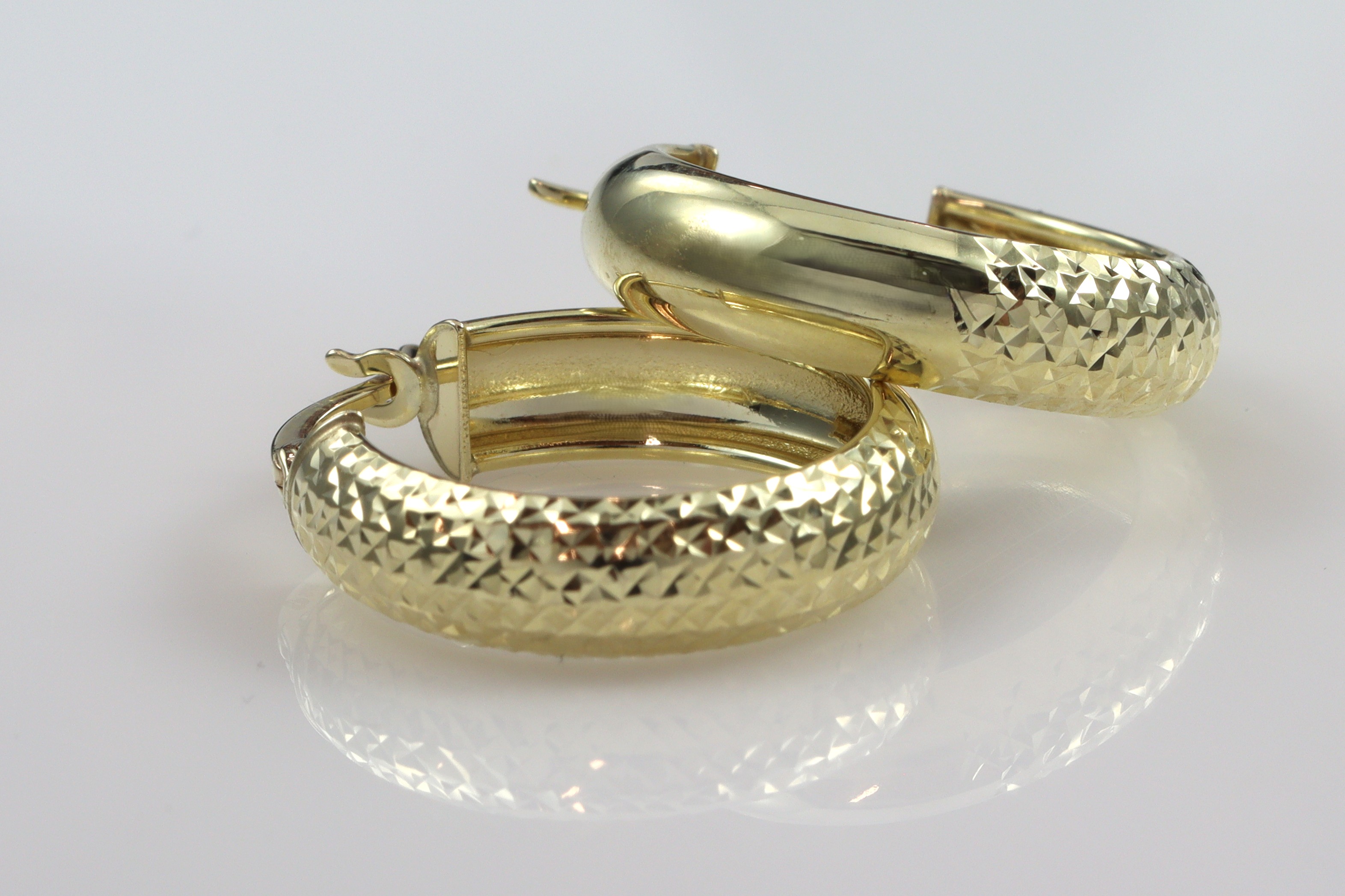 9ct Gold Hoop Earring Diamond Cut Finish_0
