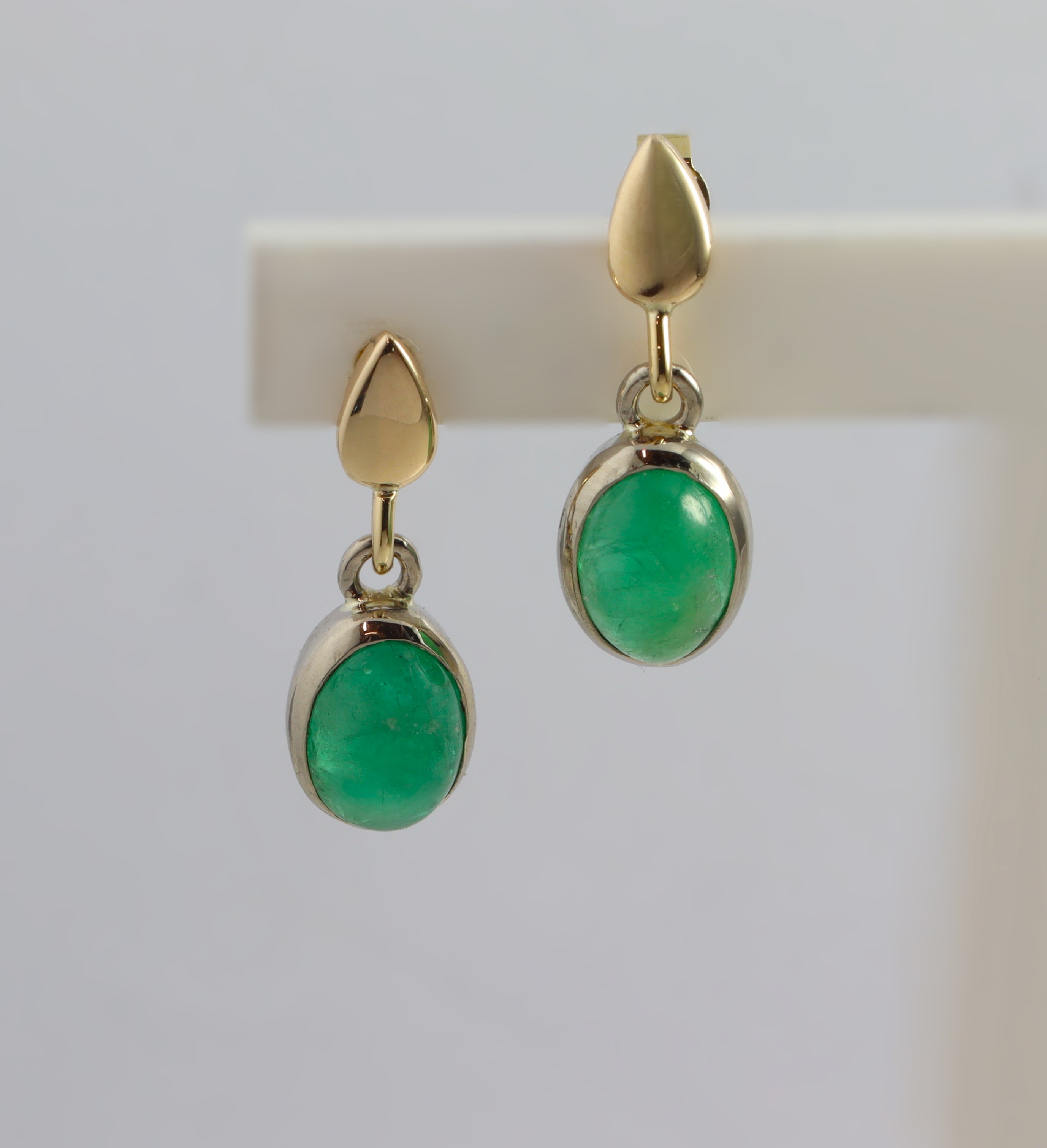 9ct Gold Cab Emerald Drop Earrings_0
