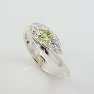Stg/silver Peridot Ring_0