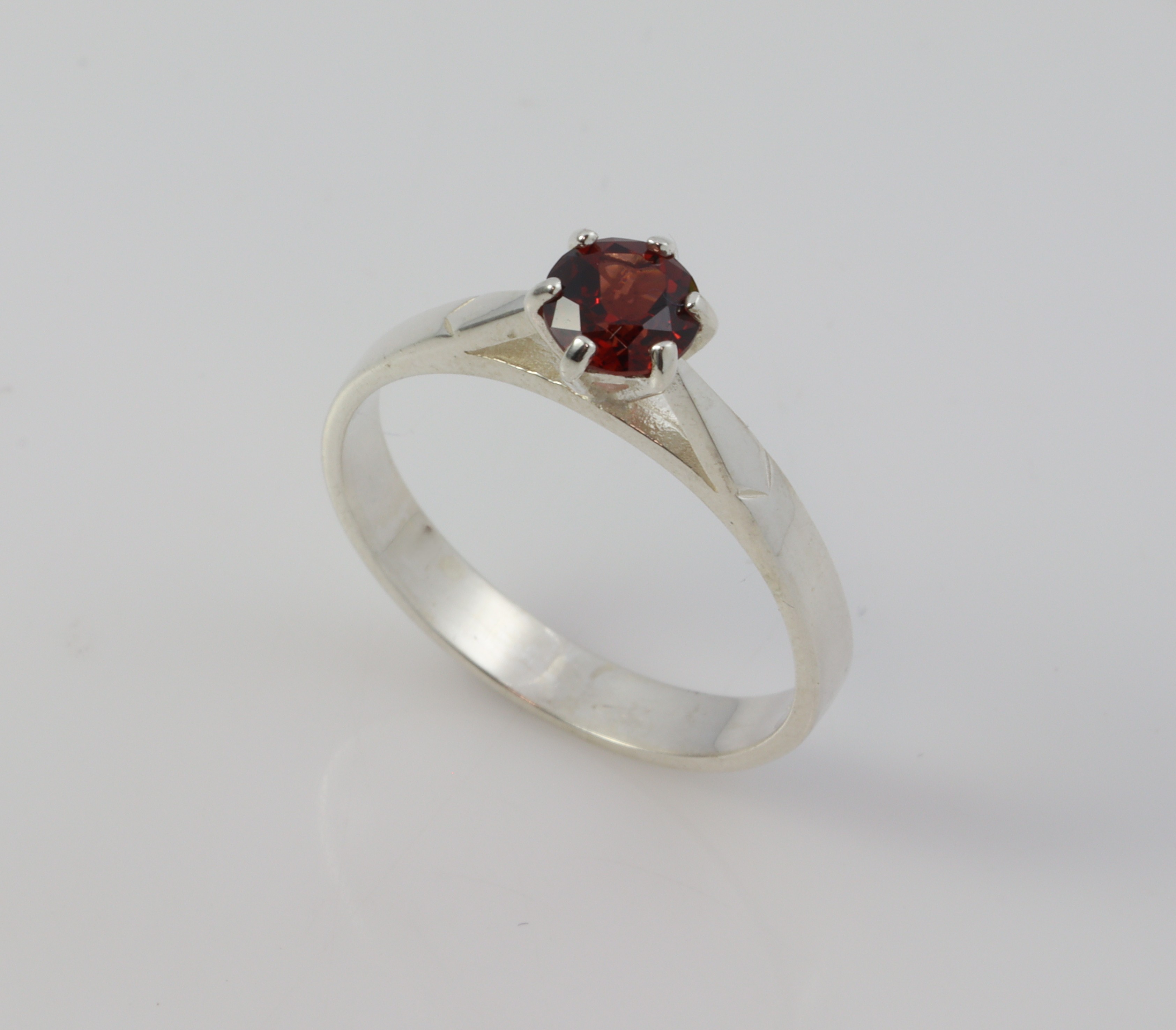 Stg/silver Garnet Ring_0