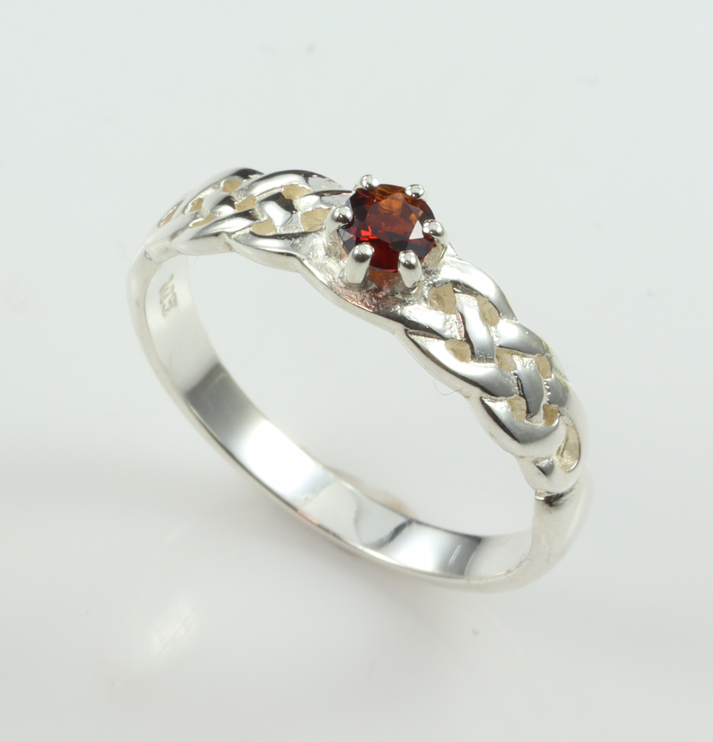 Stg/silver Garnet Ring_0