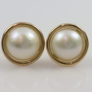 9ct Yelllow Gold Mabe Pearl Stud Earrings_0